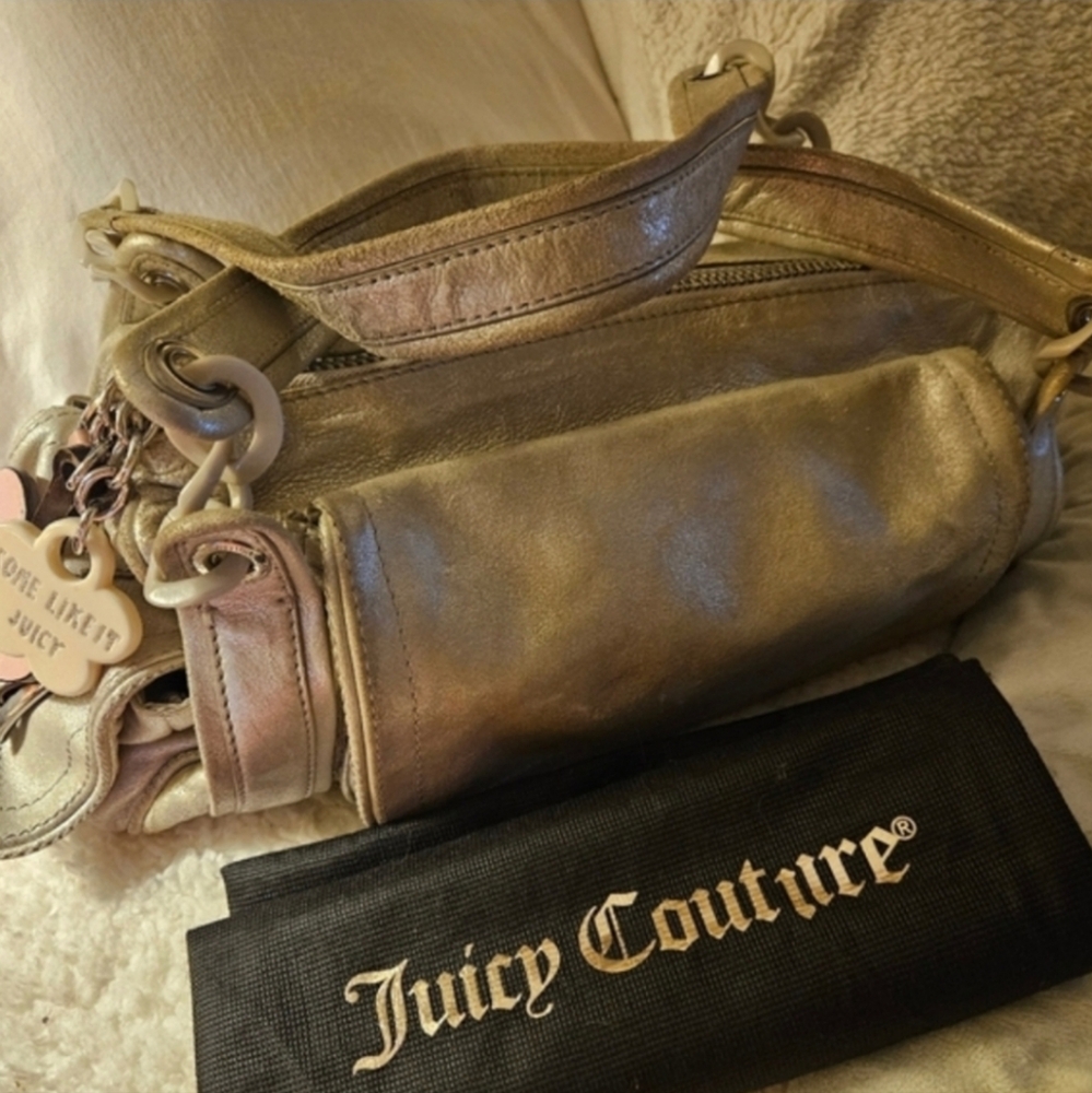 RARE👑JUICY COUTURE '2006' Beautiful Metallic Goldish Genuine Leather Barrel Bag